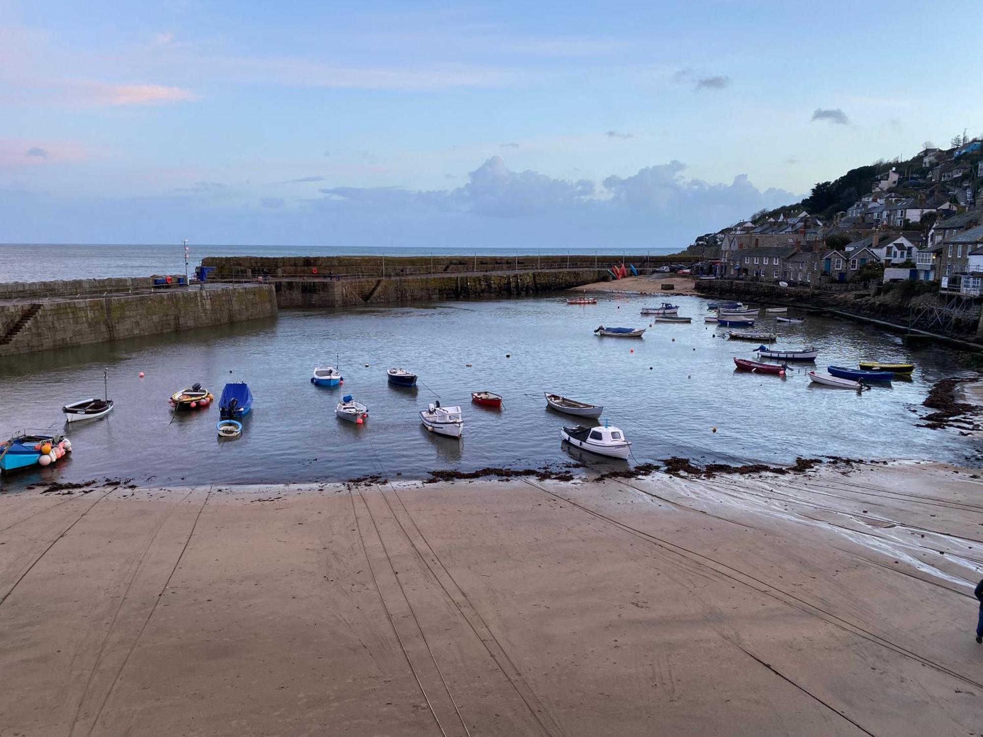 The Old Gallery - Charming Coastal Escape For Two Mousehole Esterno foto