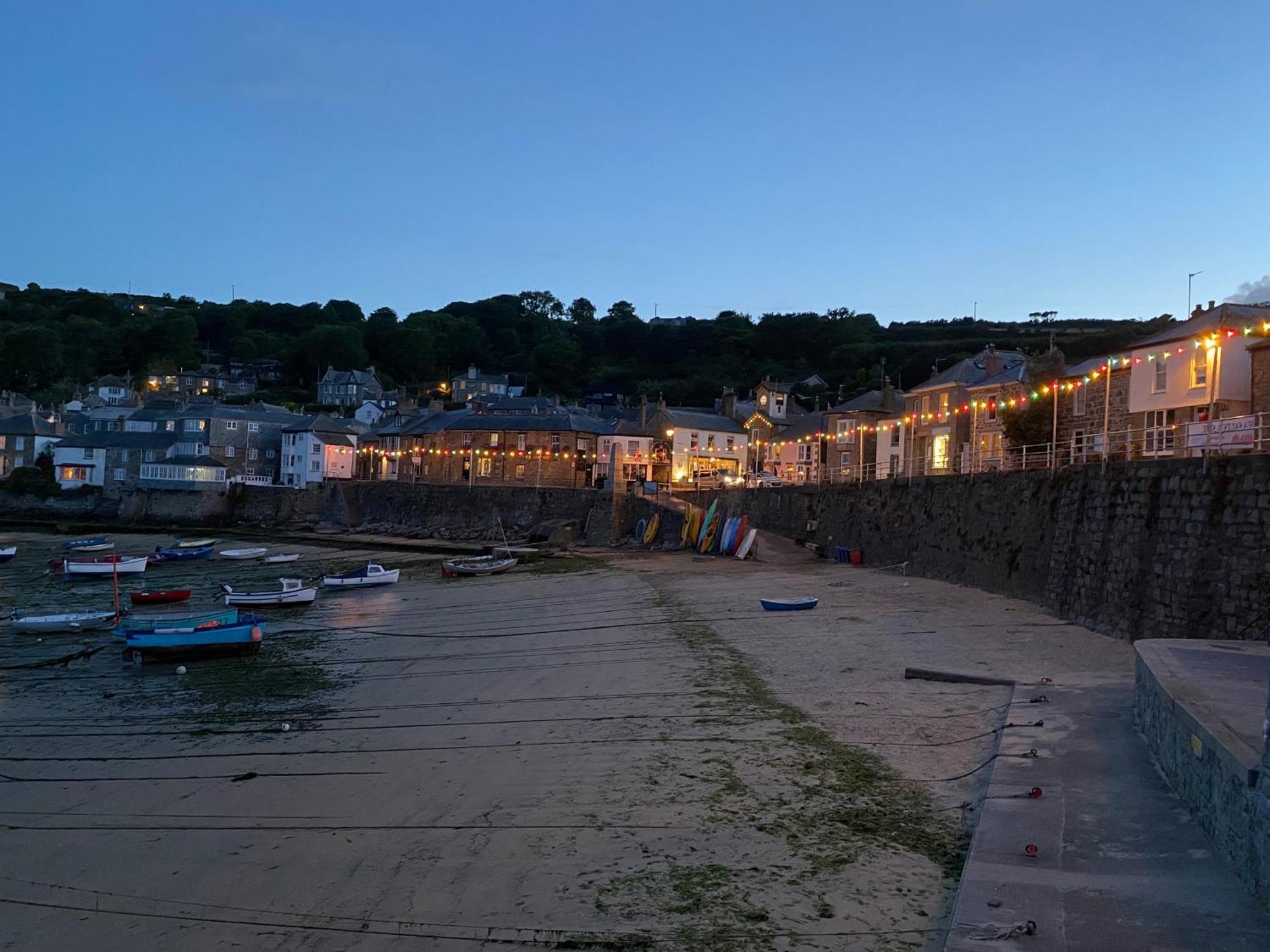 The Old Gallery - Charming Coastal Escape For Two Mousehole Esterno foto